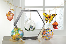 Single Honeycomb Stand by Ken Girardini and Julie Girardini (Metal Ornament Display Stand)
