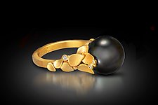 Black Tahitian Pearl Ring by Rosario Garcia (Diamond, Gold & Pearl Ring)