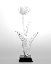 Tulip by Hung Nguyen (Art Glass Sculpture)