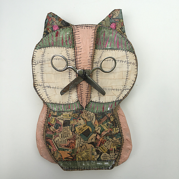 Wall Owl with Scissors 1