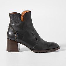 Nalia Boot by Chie Mihara (Leather Boot)