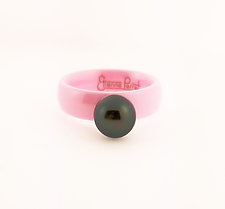 Pink Ceramic Band with Cultured Black Pearl by Etienne Perret (Ceramic & Pearl Ring)