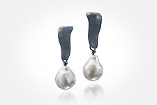 Short Pearl Earring by Suzanne Schwartz (Gold, Silver & Pearl Earrings)