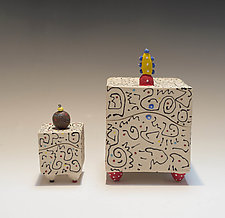 Squiggle Box by Vaughan Nelson (Ceramic Box)