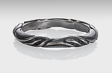 Platinum-enhanced Sterling Leaf Circlet Ring by Conni Mainne (Platinum-enhanced Silver Ring)