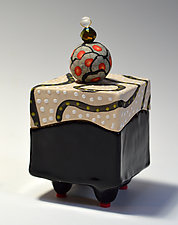 Blackline Halfsie Box by Vaughan Nelson (Ceramic Box)