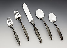 Place Setting | Twist Style by Nicole and Harry Hansen (Metal Flatware)